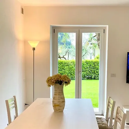 Guest Martilla Luxury & Garden Apartment *
